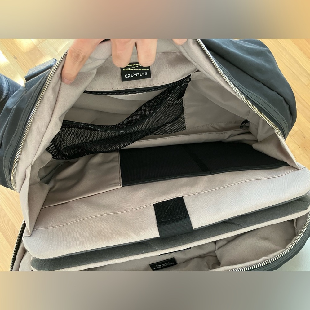 Crumpler Colombian Office Bowler Bag Unisex - Picture 5 of 13